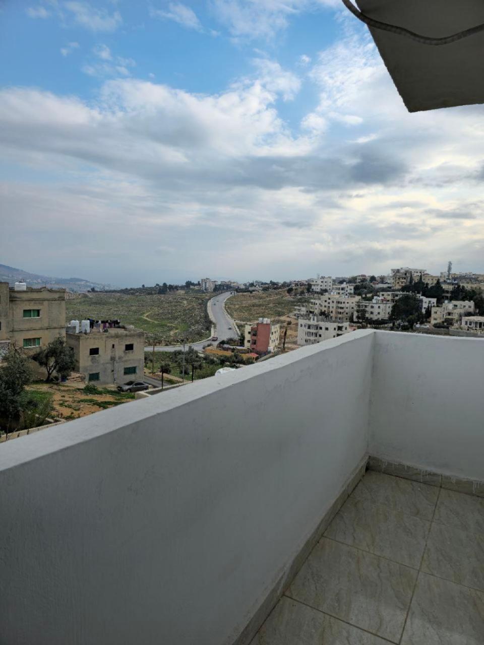 Furnished Apartment For Rent In Jarash شقة مفروشة للإيجار في جرش Ngoại thất bức ảnh